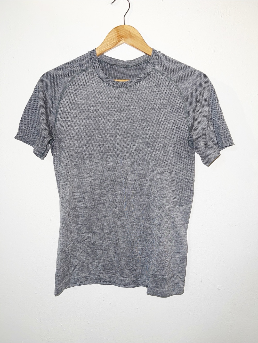 Lululemon Men's Metal Vent Tech Heather Gray Performance Crew Neck T-Shirt
